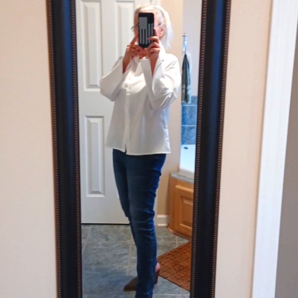 White Button Blouse w/French Style Split Sleeve - Picture 5 of 6